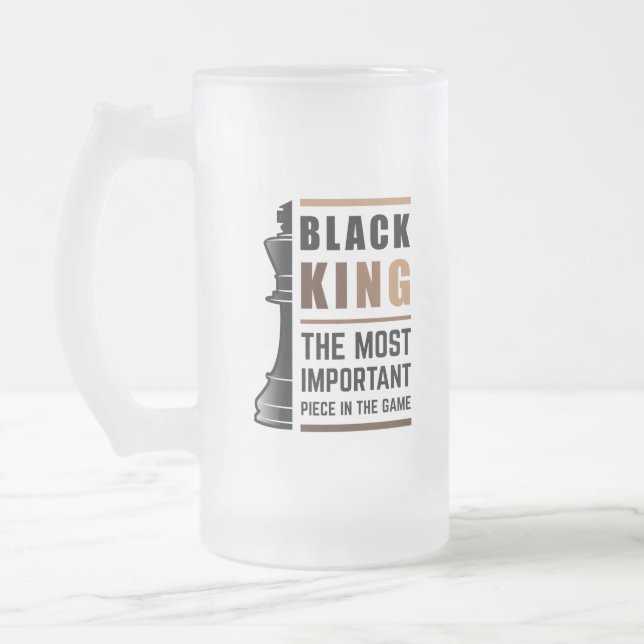 Schwarzer König das wichtigste Stück in Spiel 2 Mattglas Bierglas (Links)