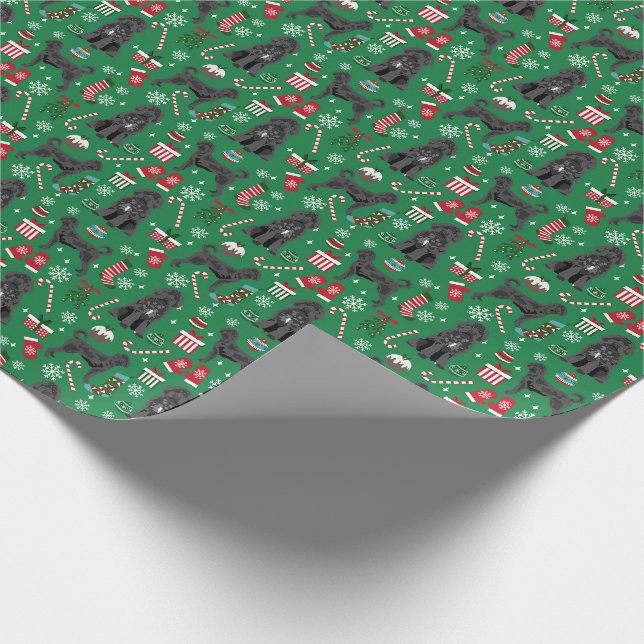 Schwarzer Labradoodal Weihnachtshund Geschenkpapier (Ecke)