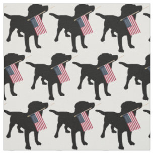 Schwarzer Labrador-Hund, der USA-Flagge, 4. von Stoff