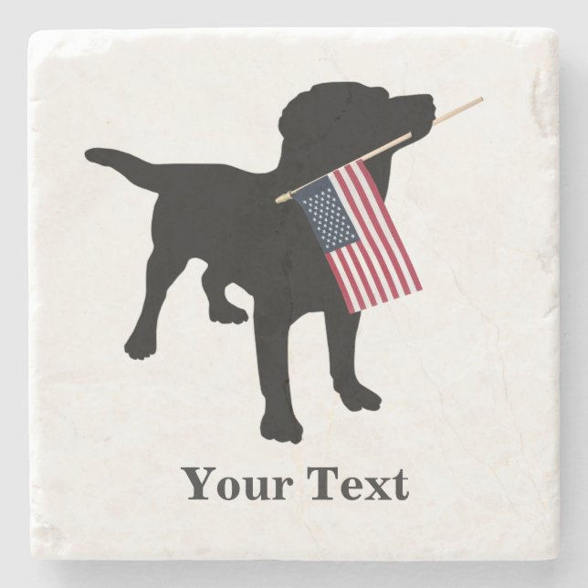 Schwarzer Labrador-Hund mit amerikanischer Flagge Steinuntersetzer (Vorderseite)