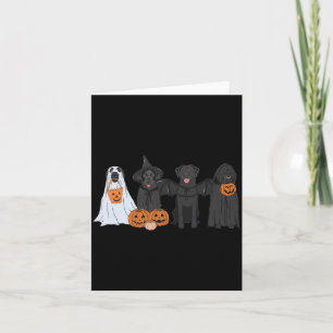 Schwarzer Labrador in Geister-Halloween-Kostüm Gei Karte
