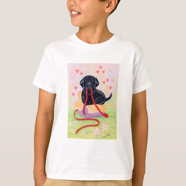 Schwarzer Labrador-Welpe im Kasten T-Shirt (Vorderseite)