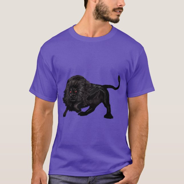 Schwarzer Löwe auf Beutefang T-Shirt (Vorderseite)