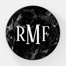 Schwarzer Marmordruck mit 3-Buchstaben-Monogramm M