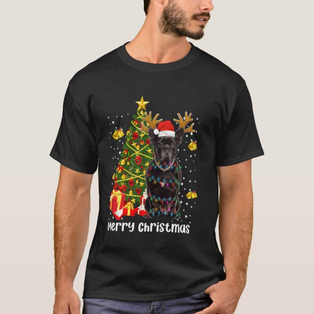 Schwarzer Mops Weihnachtsbaum Lichter Weihnachten  T-Shirt (Vorderseite)