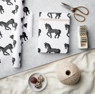 Schwarzer Niedlicher Cartoon Trotting Horse Patter Geschenkpapier
