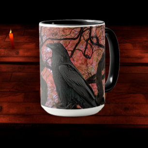 Schwarzer Rabe und knorriger japanischer Ahorn Tasse