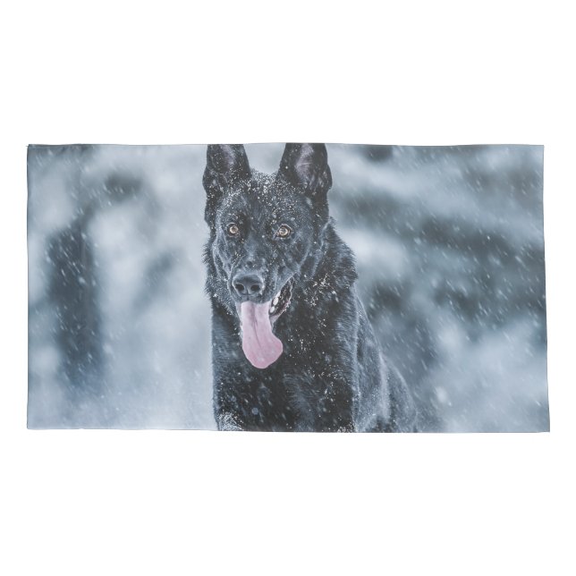 Schwarzer Schäfer im Schnee Kissenbezug (Rückseite)