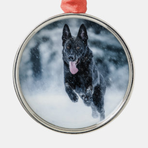 Schwarzer Schäfer im Schnee Ornament Aus Metall