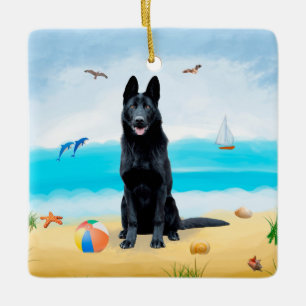Schwarzer Schäferhund am Strand Keramikornament