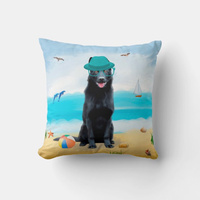 Schwarzer Schäferhund am Strand Kissen (Vorderseite)