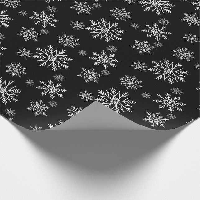 Schwarzer Schneeflocken Geschenkpapier (Ecke)