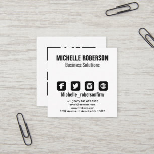 Schwarzer Schriftart, qr Code und Symbole auf Quadratische Visitenkarte