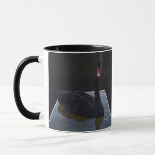 Schwarzer Schwan im Maßteich schwimmen, Tasse
