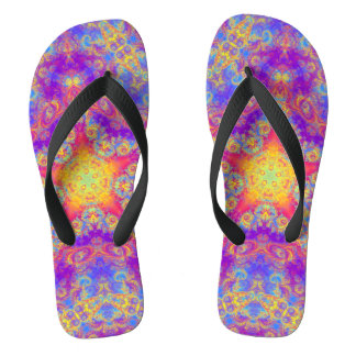 Schwarzer Stern, leuchtender Swirl Kaleidoskop Art Flip Flops