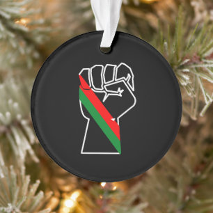 Schwarzer Stolz rote grüne Faust panafrikanische F Ornament