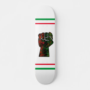 Schwarzer Stolz rote grüne Faust panafrikanische F Skateboard