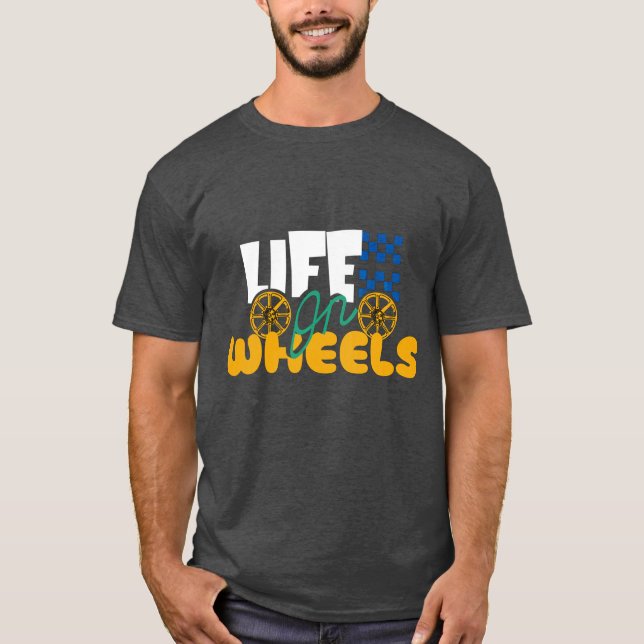 "Schwarzer T - Shirt mit "Leben auf Rädern" Text. (Vorderseite)