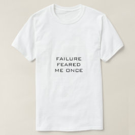 Schwarzer T - Shirt-Text-FEHLERHAFTUNG IN Weiß GEF T-Shirt