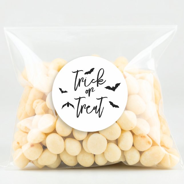 Schwarzer Trick oder Textbearbeitung mit Fledermau Runder Aufkleber (Von Creator hochgeladen)