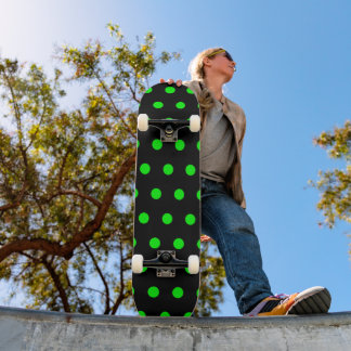 Schwarzer und Kalkgrüner Polka-Dot Skateboard