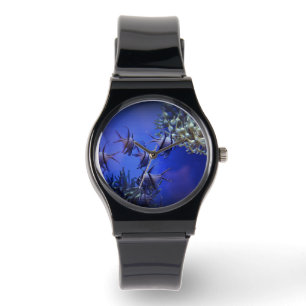 Schwarzer und weißer Angelfisch im tiefen Blauen M Armbanduhr
