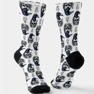 Schwarzer Vogel auf einem Skull-Goth-Muster Socken