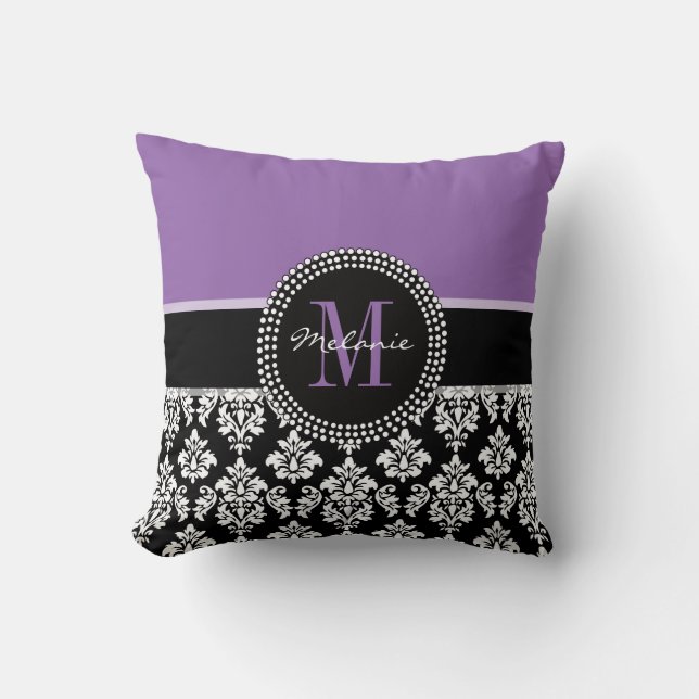 Schwarzes Damast-lila Monogramm-personalisiertes Kissen (Vorderseite)