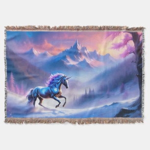 Schwarzes Einhorn in einer traumhaften Winterlands Decke