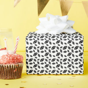 Schwarzes Fußballspiel Geschenkpapier