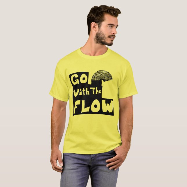 Schwarzes "gehören zum Fluss" mit schleichendem T-Shirt (Vorne ganz)