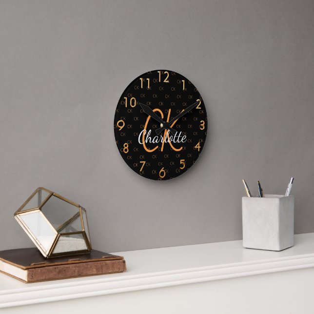 Schwarzes Gold Monogramm Initialen Namensskript el Runde Wanduhr (Büro)