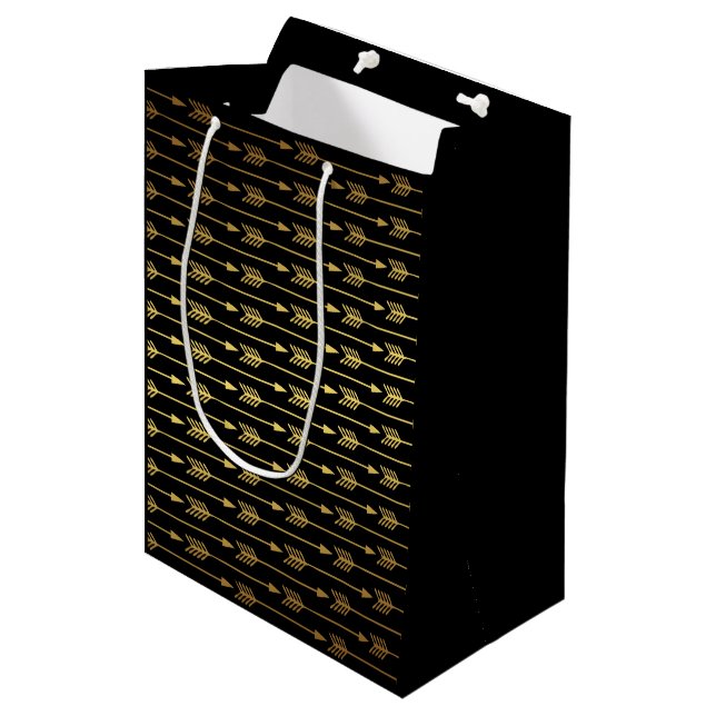 Schwarzes Imitat-Goldfolien-Pfeil-Muster Mittlere Geschenktüte (Vorderseite Schrägansicht)