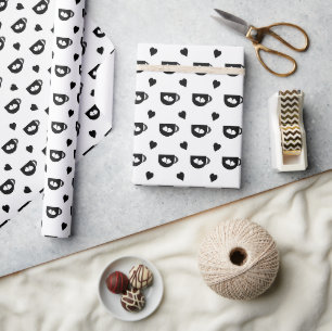 schwarzes Kaffeetassen-Muster mit schwarzen Herzen Geschenkpapier