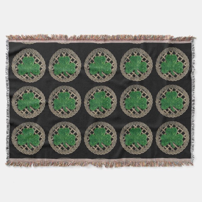 Schwarzes Kleeblatt auf keltischen Knochen wirbelt Decke (Vorderseite)