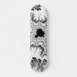 Schwarzes korallenrotes Skateboard