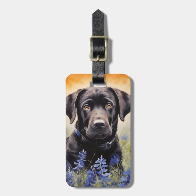 Schwarzes Labrador in Bluebonnets Gepäckanhänger (Vorderseite vertikal)
