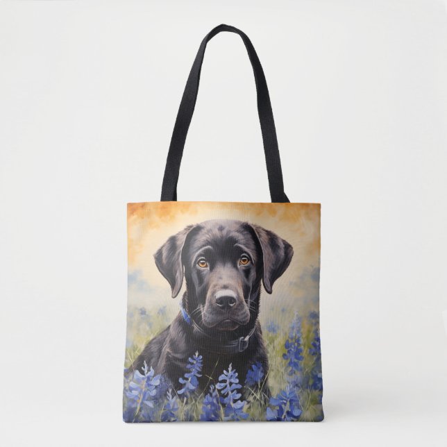 Schwarzes Labrador in Bluebonnets Tasche (Vorderseite)