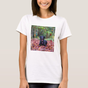 Schwarzes Labrador in Herbstlauben T-Shirt