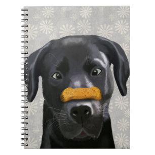 Schwarzes Labrador mit dem Knochen auf Nase 2 Notizblock