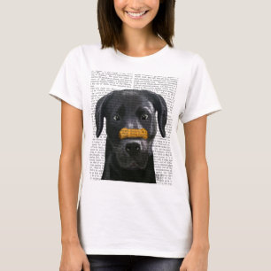Schwarzes Labrador mit dem Knochen auf Nase T-Shirt