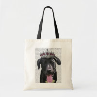 Schwarzes Labrador mit Tiara