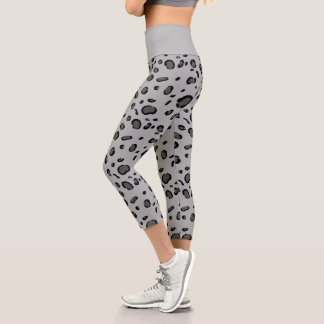 Schwarzes Leopard-Muster auf Grau Capri Leggings