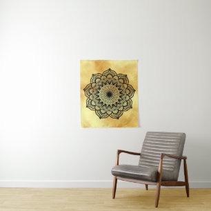 Schwarzes Mandala auf goldenem Hintergrund Kleiner Wandteppich