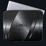 Schwarzes Metallisches modernes geometrisches Desi Laptopschutzhülle<br><div class="desc">Schwarz glänzend metallisches Aussehen,  Edelstahlmuster. Benutzerdefiniertes und optionales Monogramm Verfügbar auf anderen Produkten und kann für jedes der Produkte,  die auf Zazzle angeboten werden,  angefordert werden. Shine ist eine digitale Illusion und kein echter metallischer Glanz.</div>