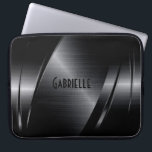 Schwarzes Metallisches modernes geometrisches Desi Laptopschutzhülle<br><div class="desc">Schwarz glänzend metallisches Aussehen,  Edelstahlmuster. Benutzerdefiniertes und optionales Monogramm Verfügbar auf anderen Produkten und kann für jedes der Produkte,  die auf Zazzle angeboten werden,  angefordert werden. Shine ist eine digitale Illusion und kein echter metallischer Glanz.</div>