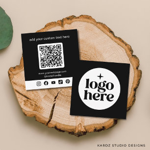 Schwarzes Minimal Logo QR Code Social Media Quadra Quadratische Visitenkarte