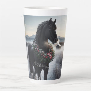 Schwarzes Pferd im Schnee mit Weihnachtskranz Milchtasse