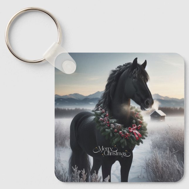 Schwarzes Pferd im Schnee mit Weihnachtskranz Schlüsselanhänger (Vorderseite)