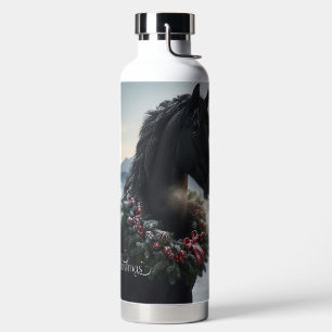 Schwarzes Pferd im Schnee mit Weihnachtskranz Trinkflasche